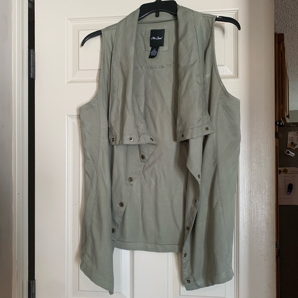 Vest - Picture 1 of 2